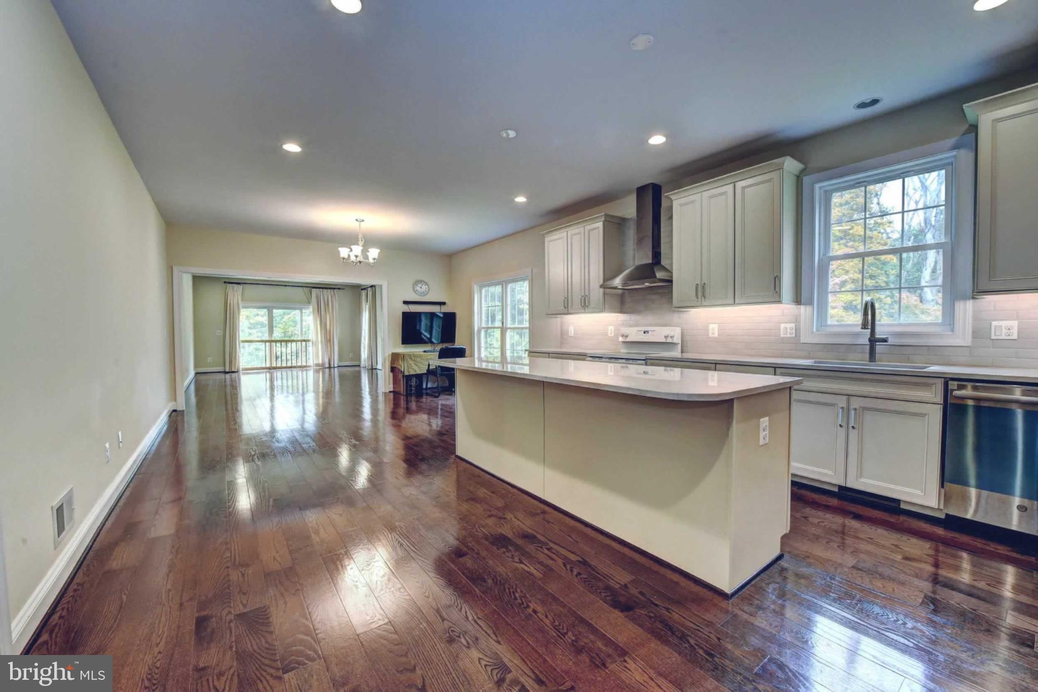 BRADDOCK WOODS - Residential