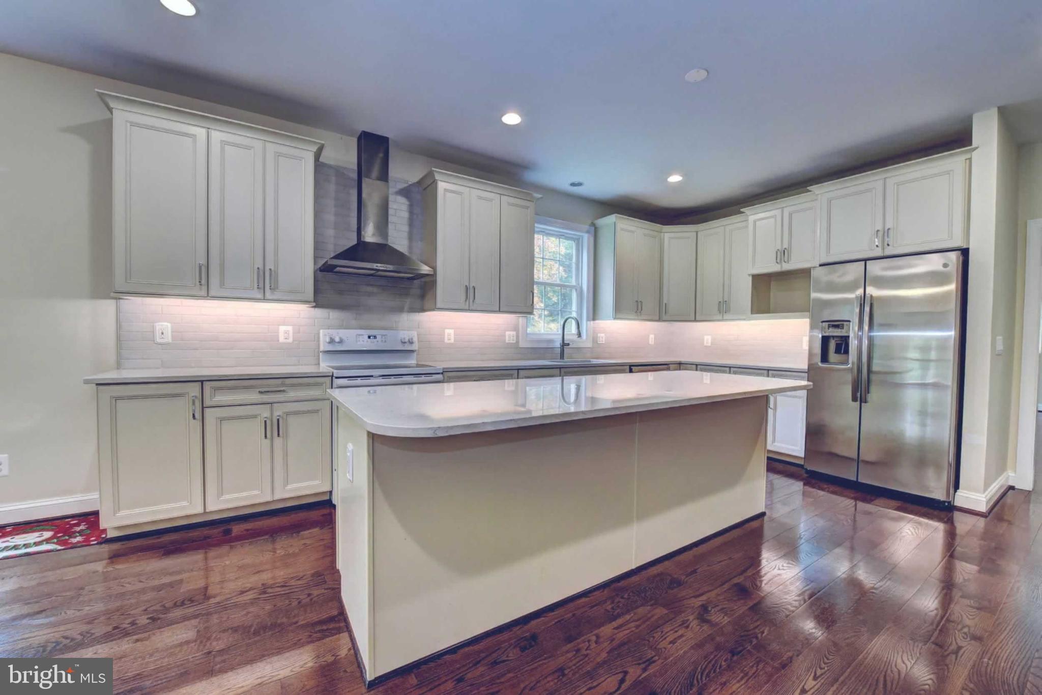 BRADDOCK WOODS - Residential