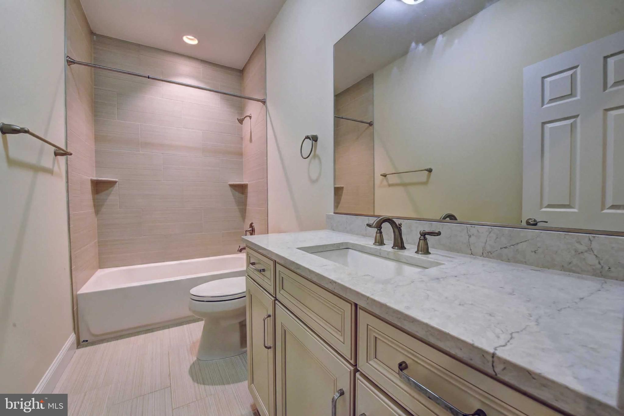 BRADDOCK WOODS - Residential