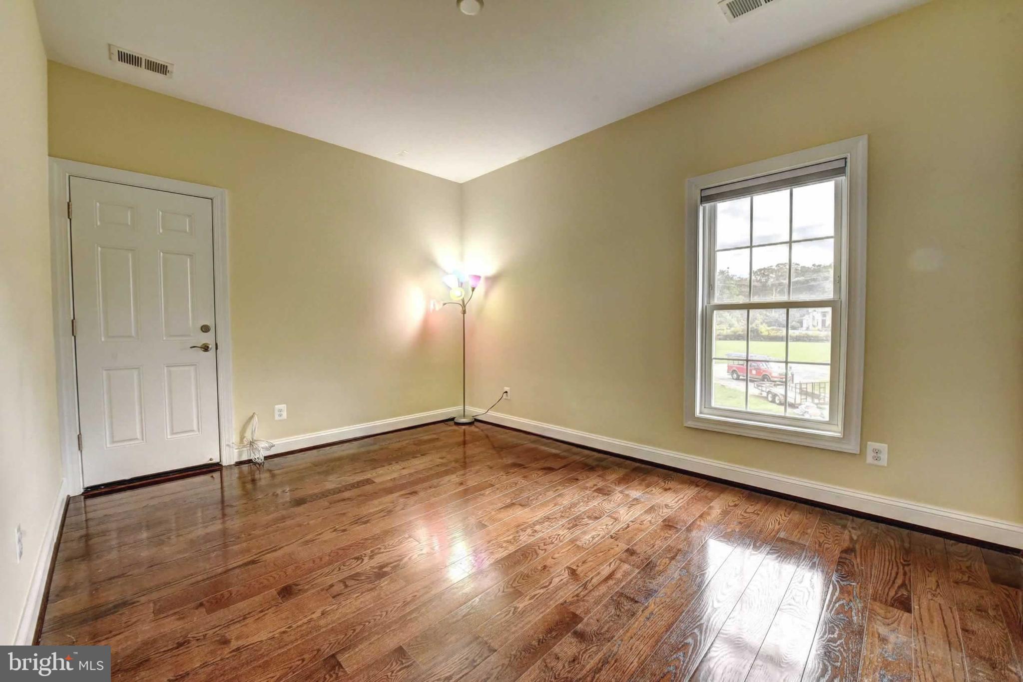 BRADDOCK WOODS - Residential