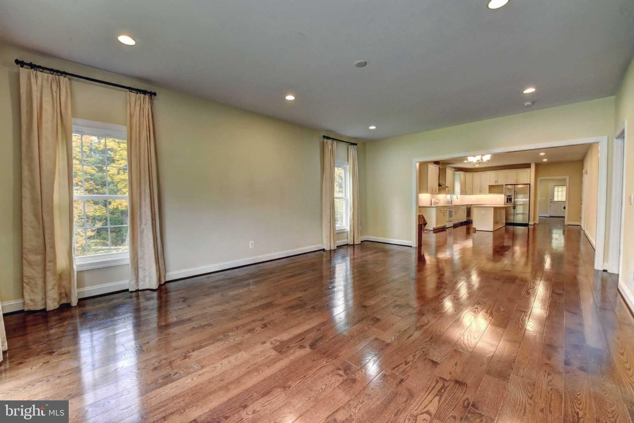 BRADDOCK WOODS - Residential