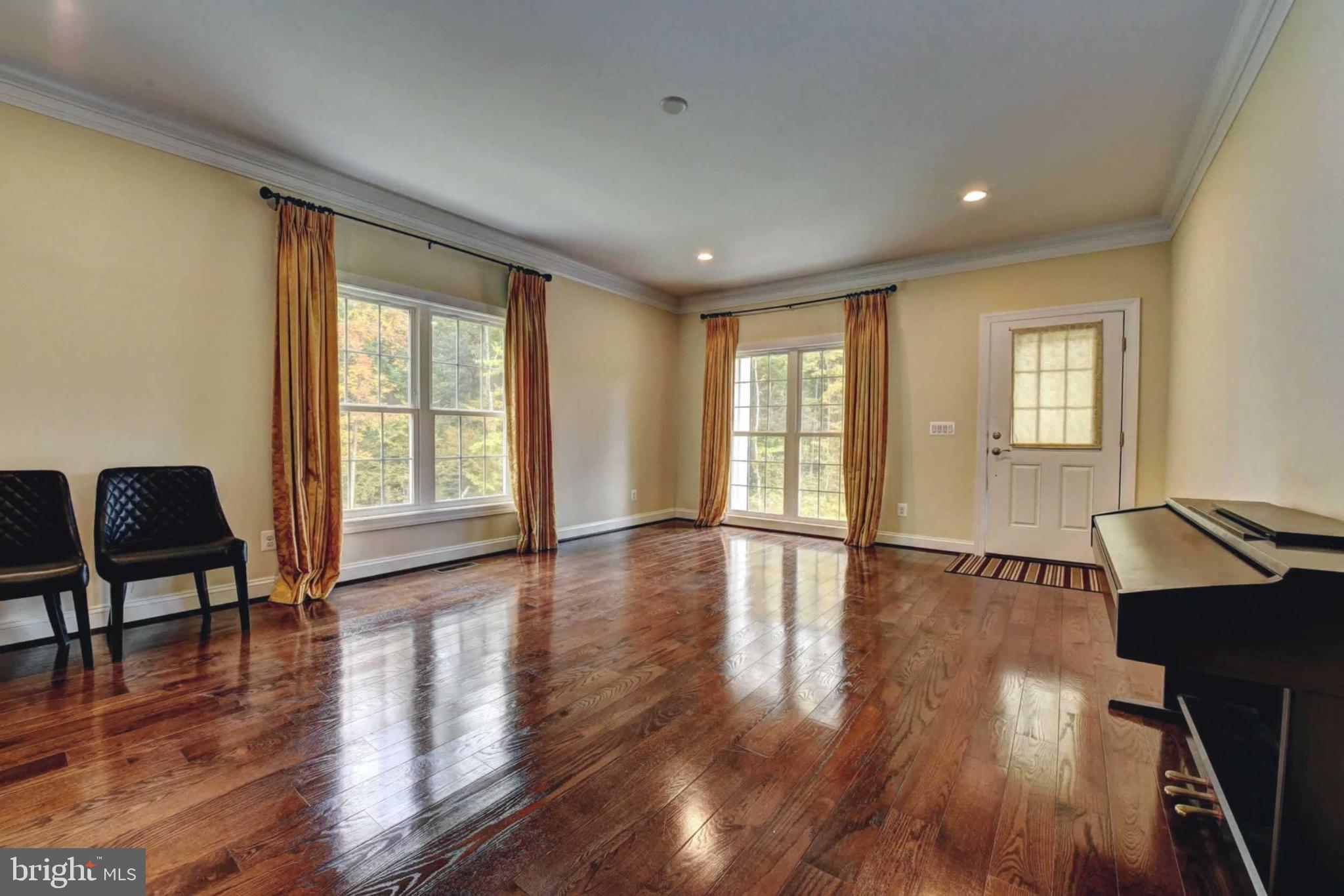 BRADDOCK WOODS - Residential