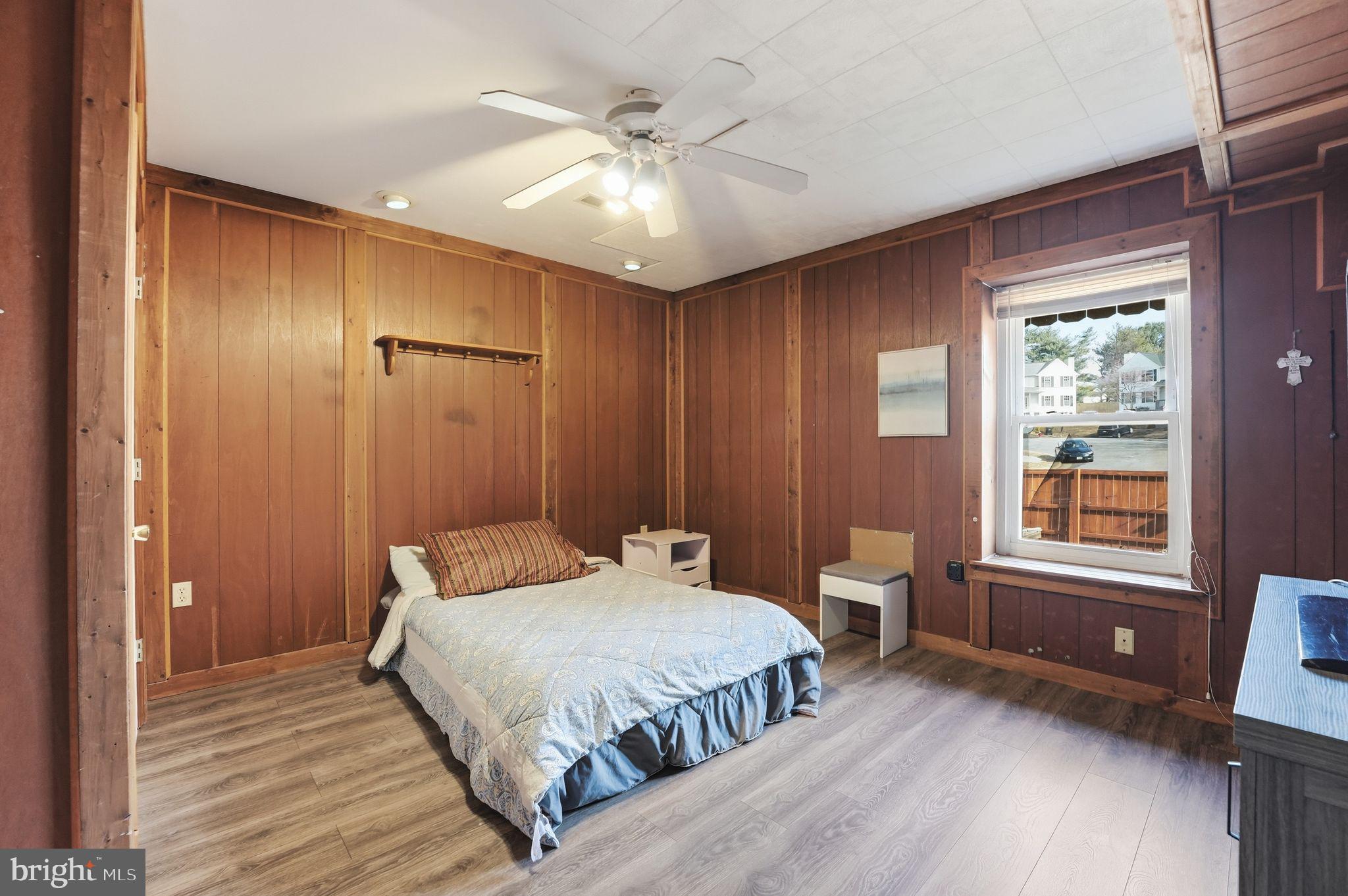 HIDDEN FIELDS - Residential