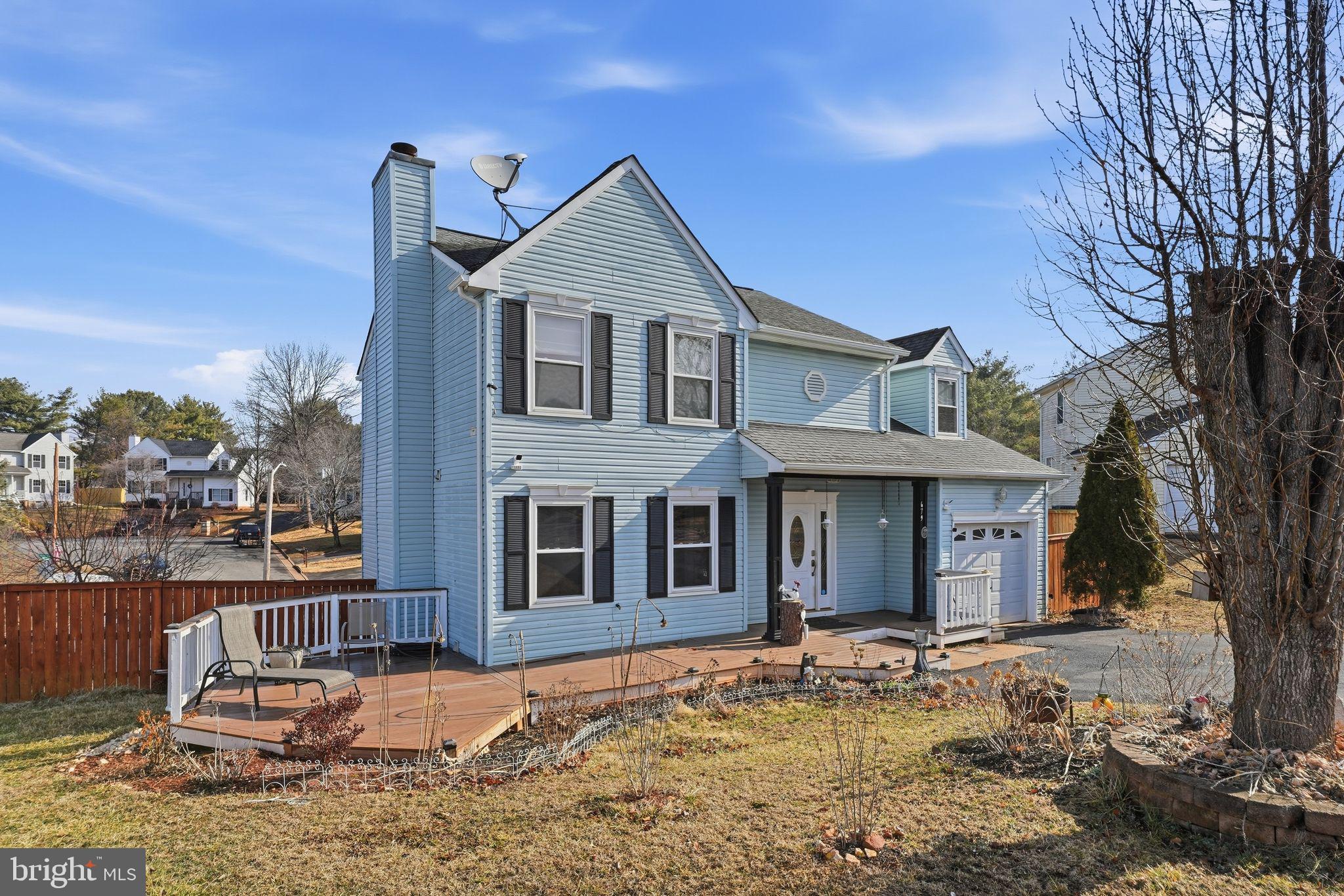 HIDDEN FIELDS - Residential