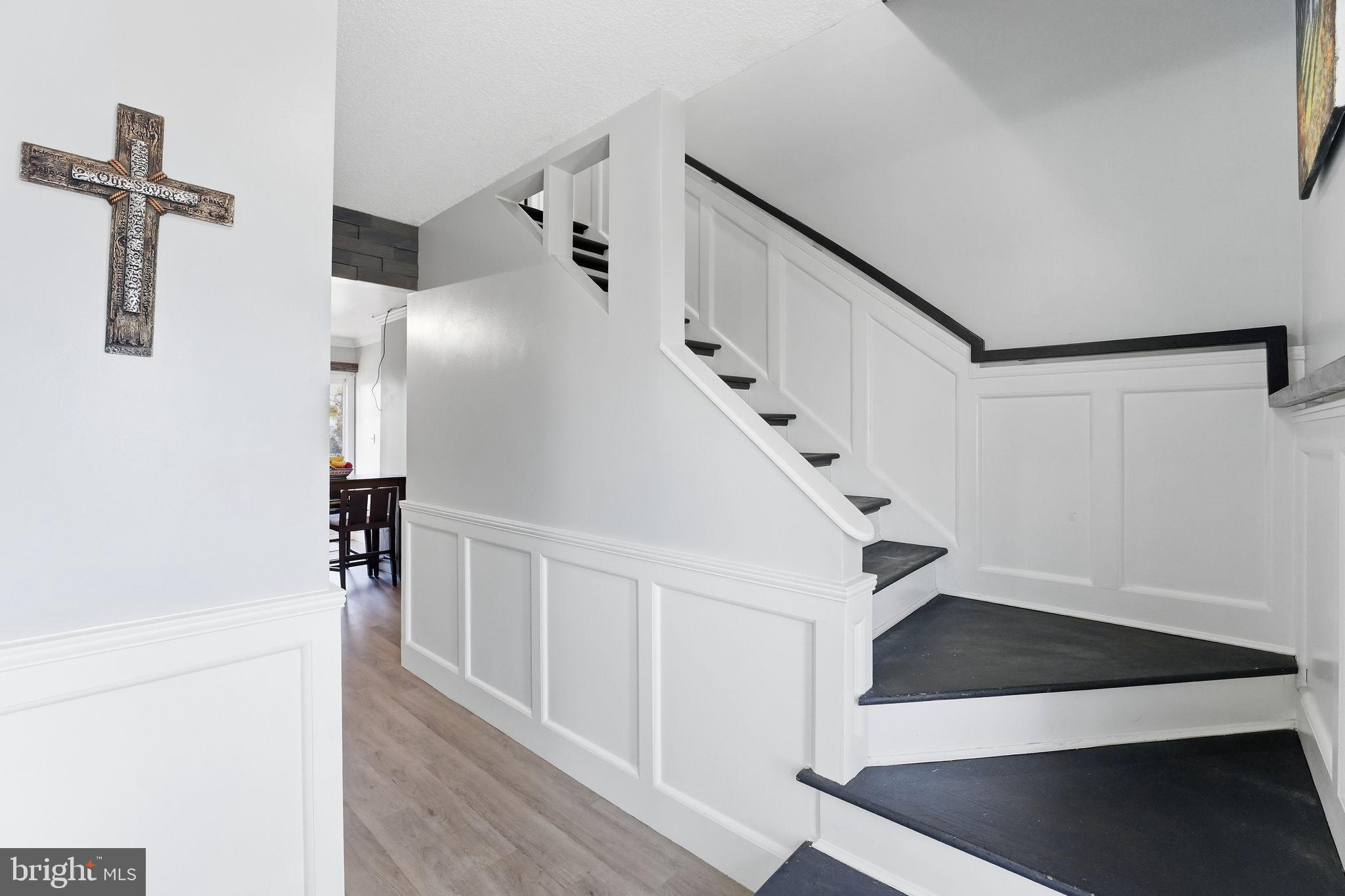 HIDDEN FIELDS - Residential