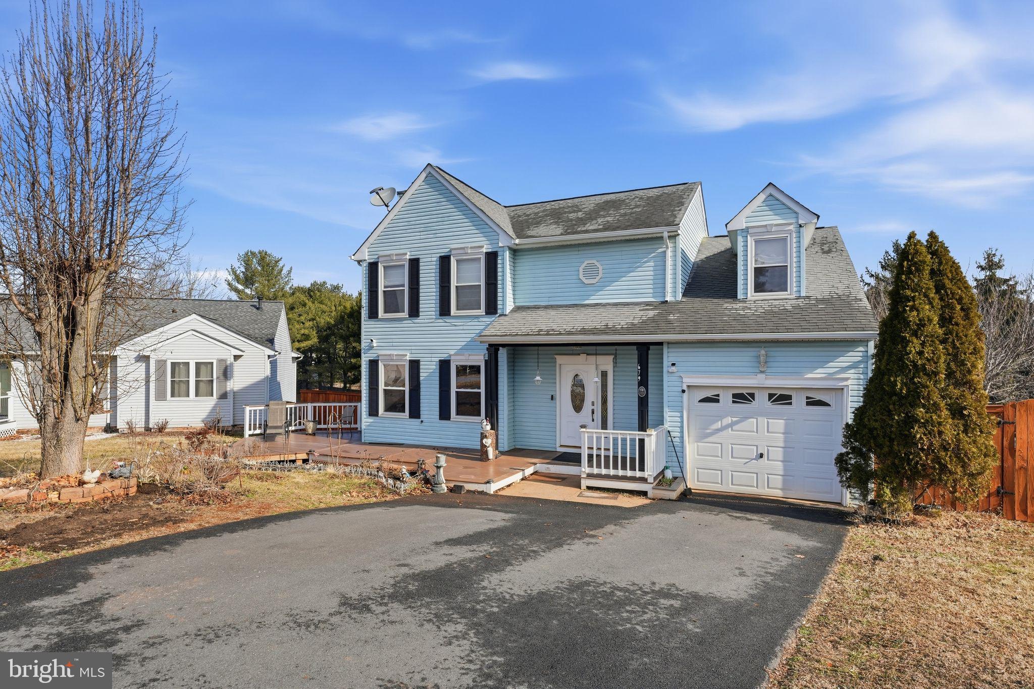 HIDDEN FIELDS - Residential