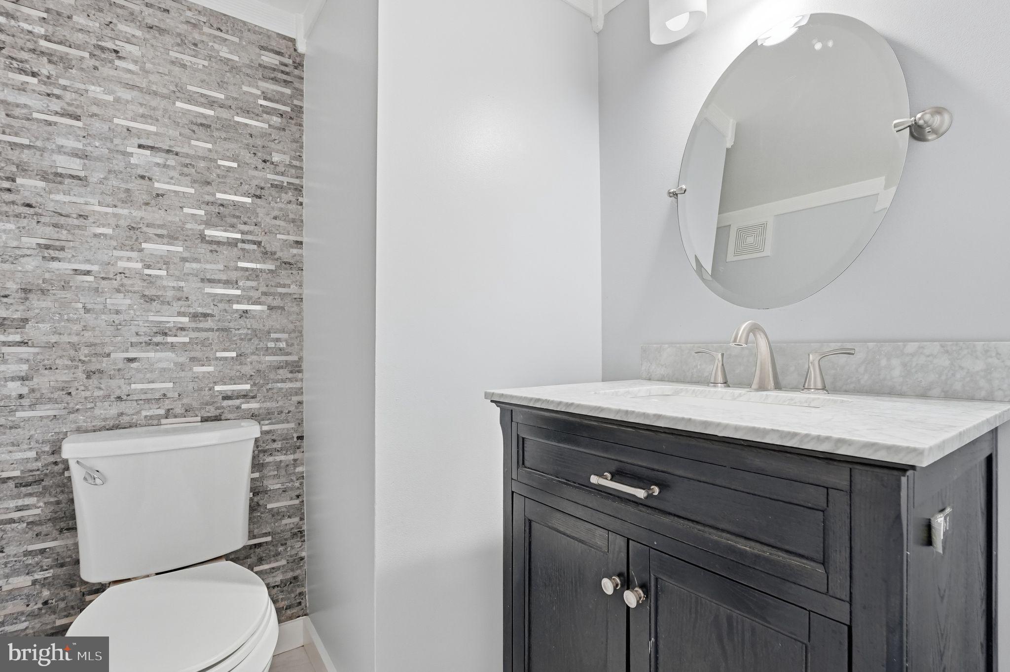 HIDDEN FIELDS - Residential