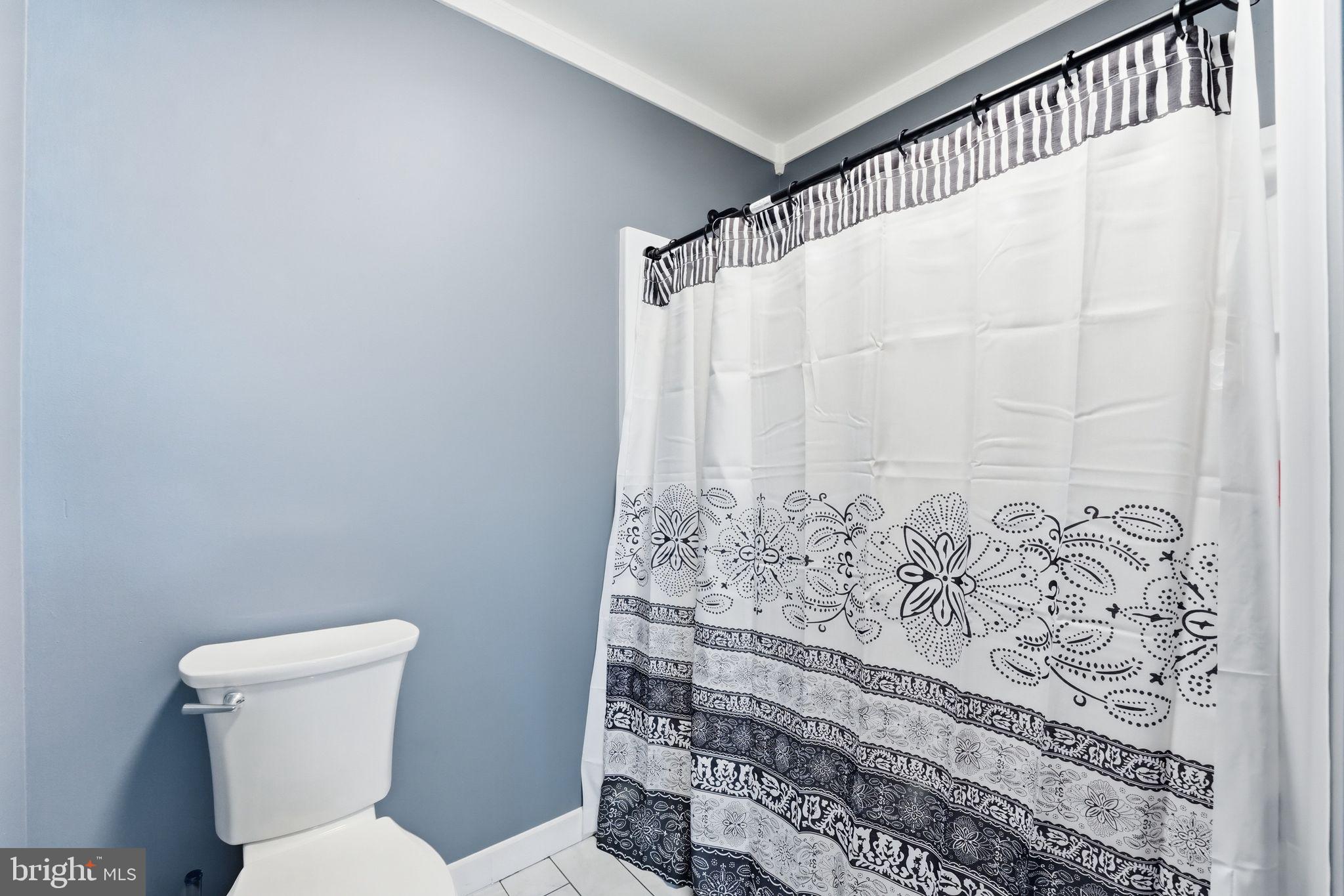 HIDDEN FIELDS - Residential