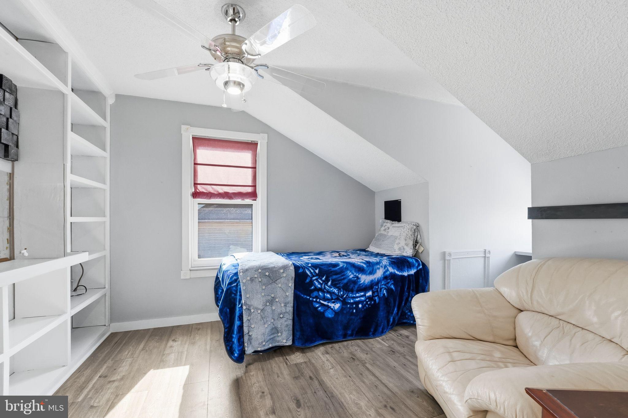 HIDDEN FIELDS - Residential