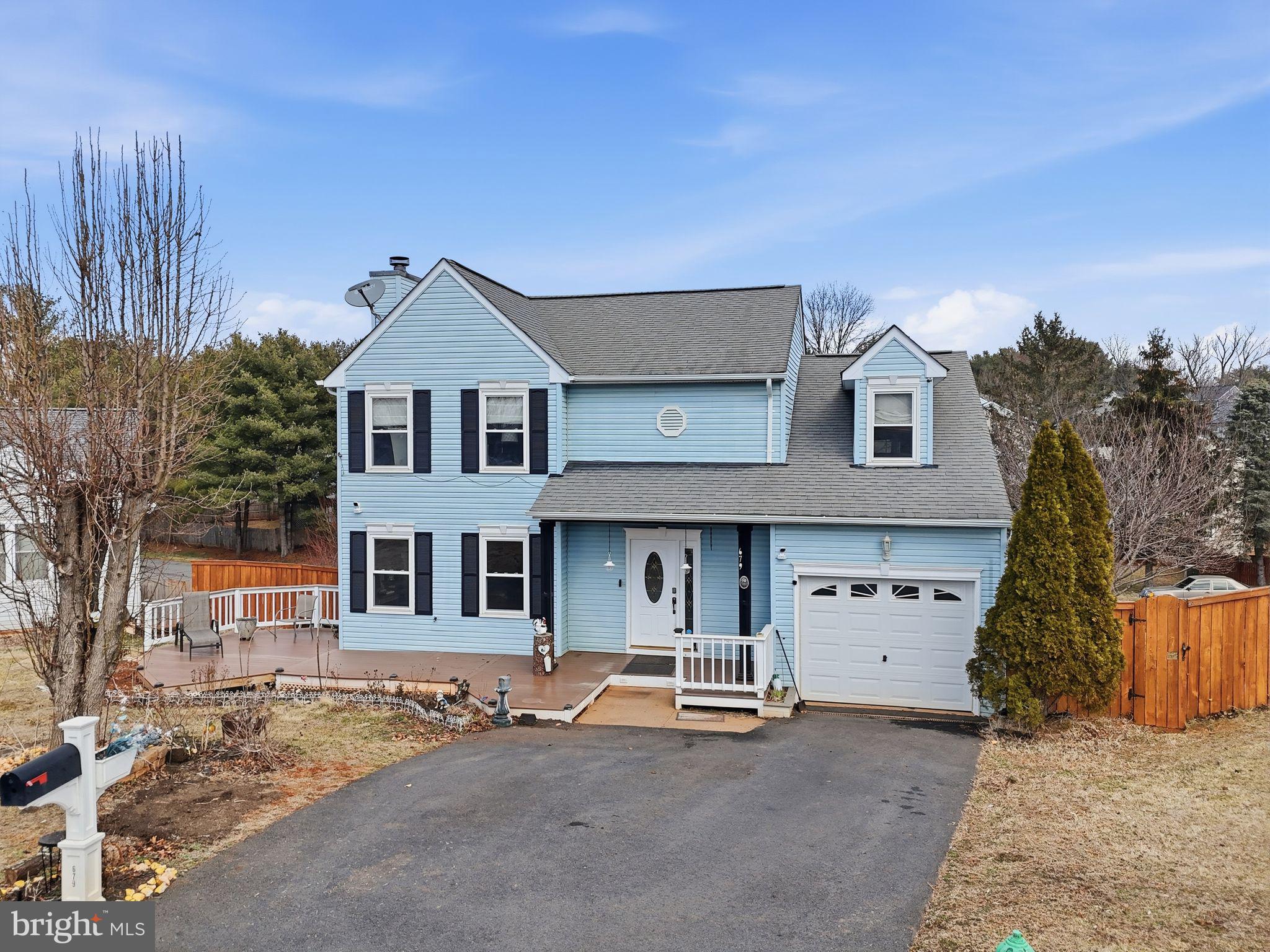 HIDDEN FIELDS - Residential