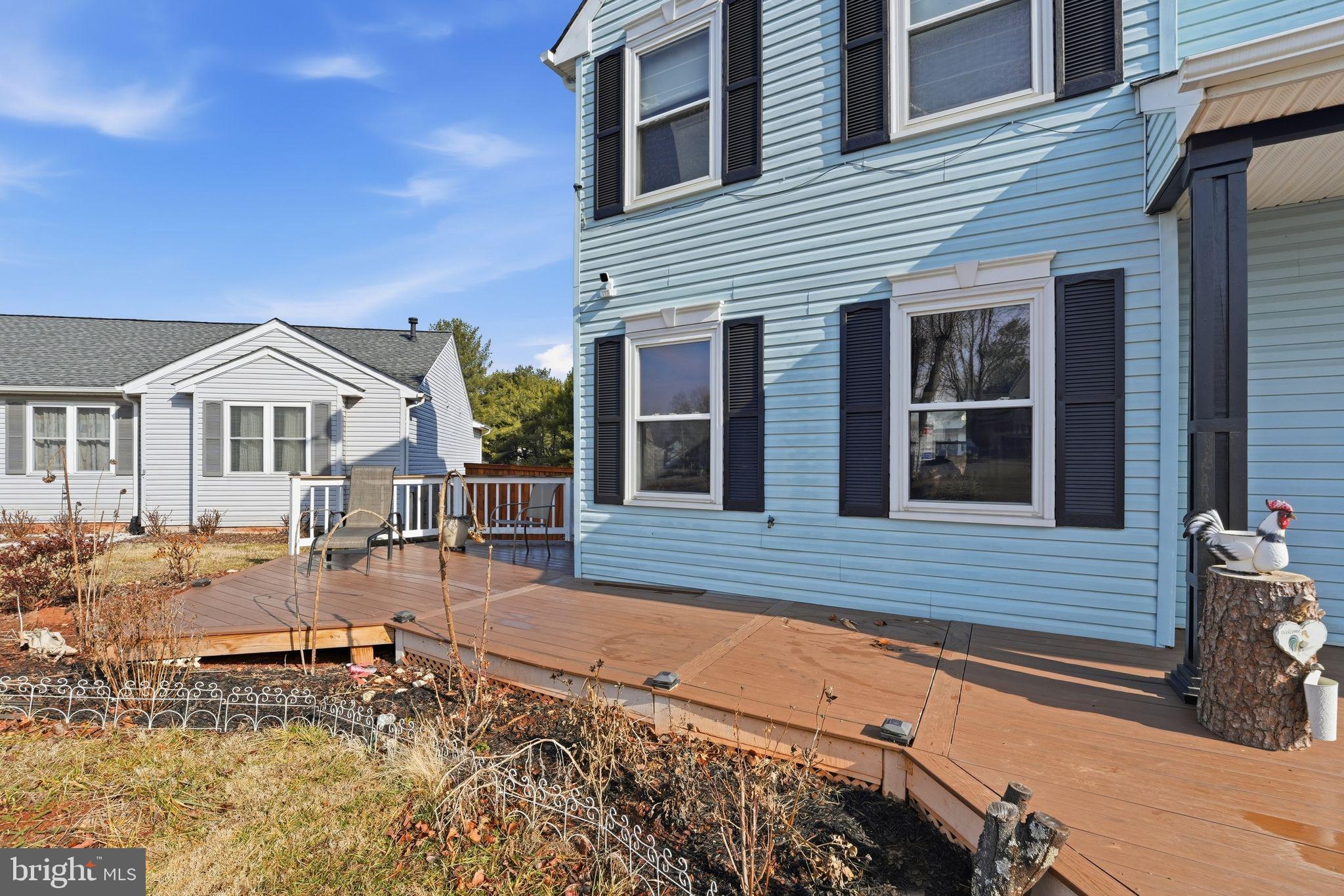 HIDDEN FIELDS - Residential