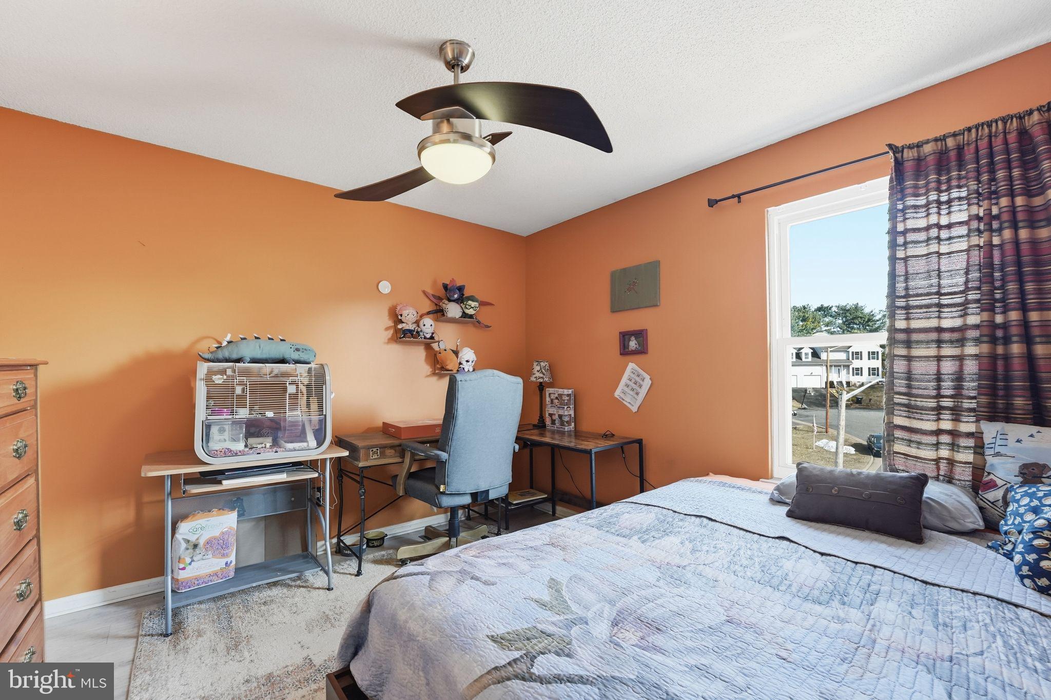 HIDDEN FIELDS - Residential