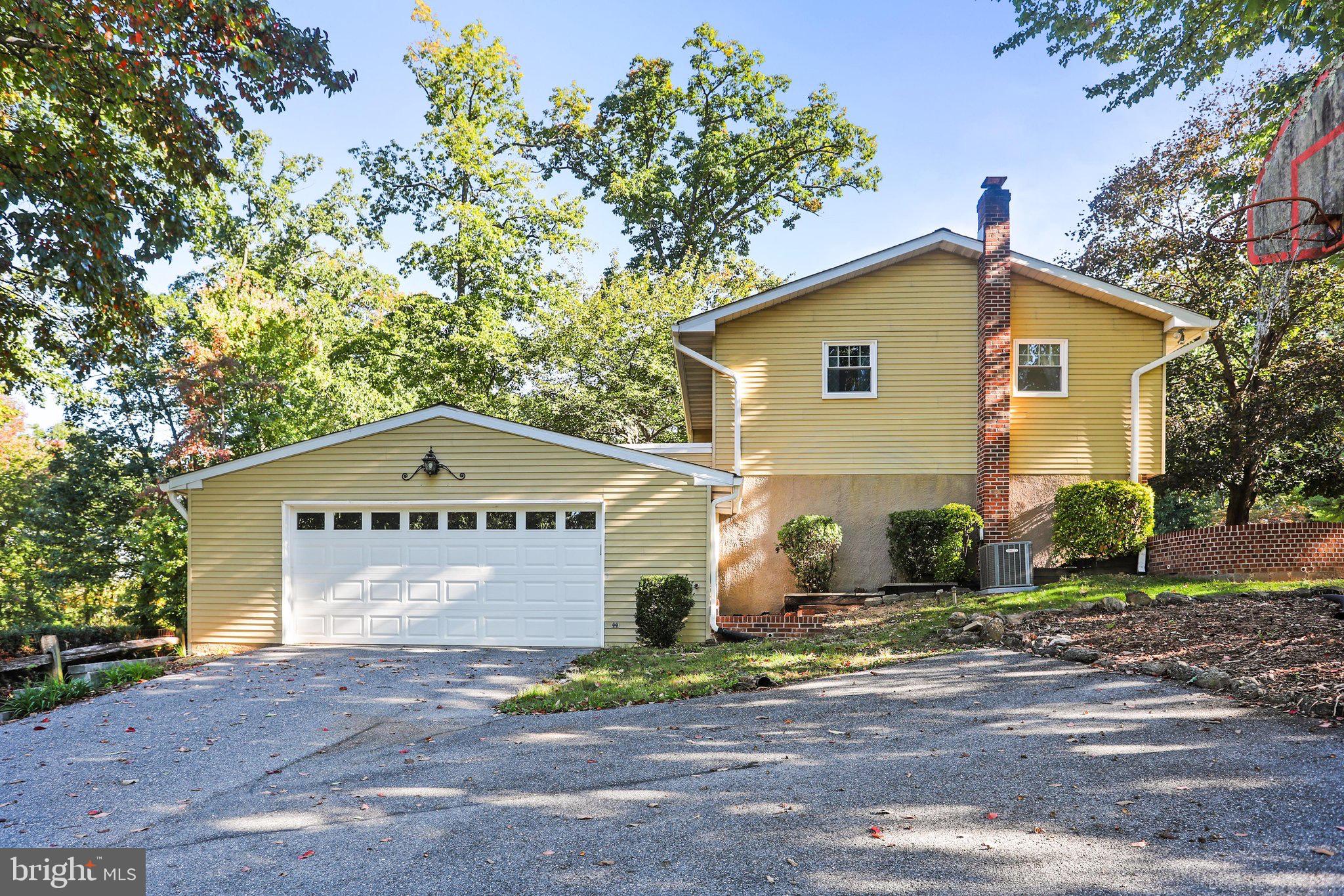1508 CARRIAGE HILL DRIVE