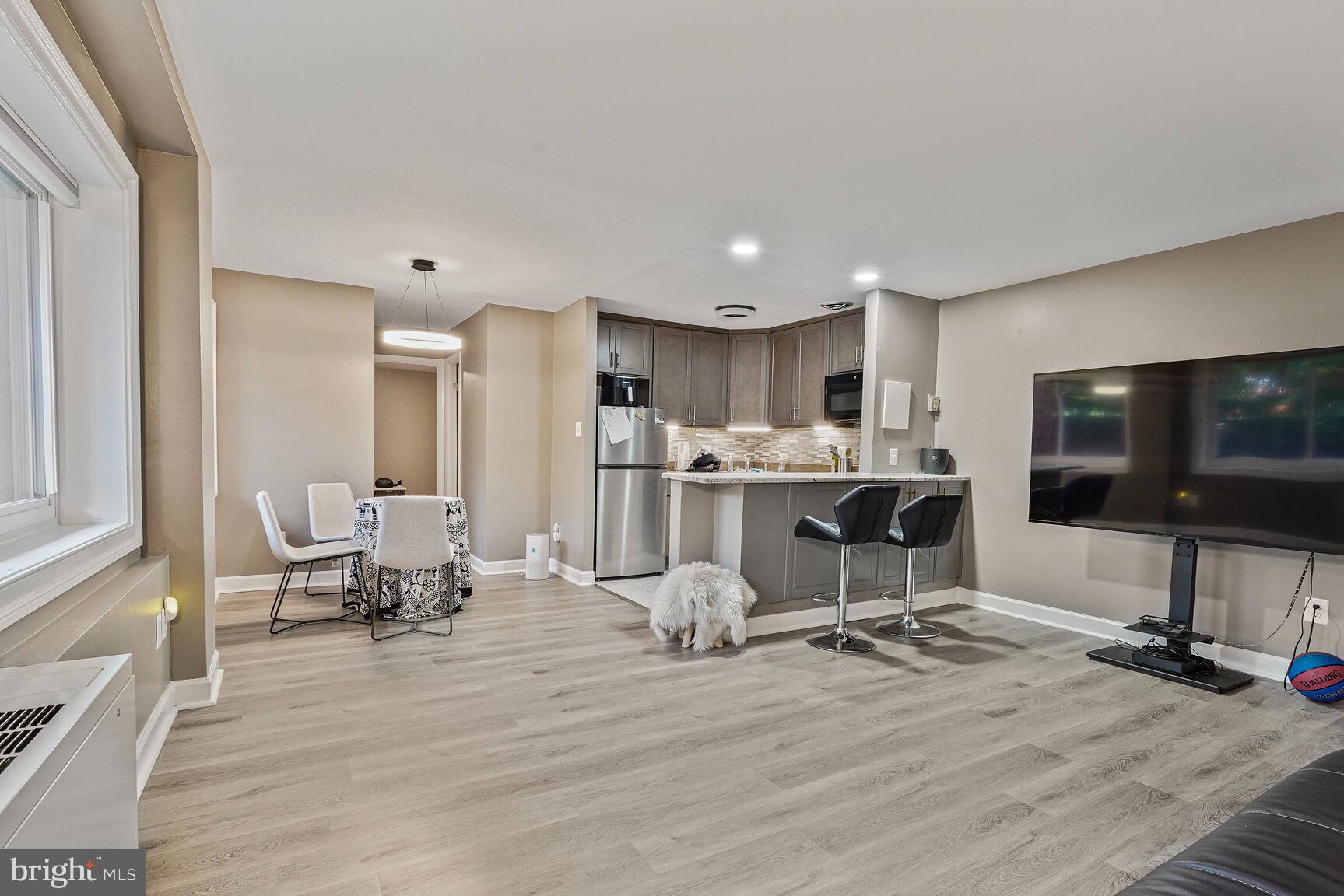 GEORGE MASON VILLAGE - Residential