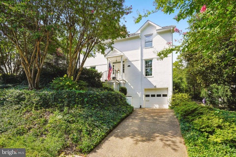 Photo of 419 Summers Drive, ALEXANDRIA, VA 22301 (MLS # VAAX2066818)