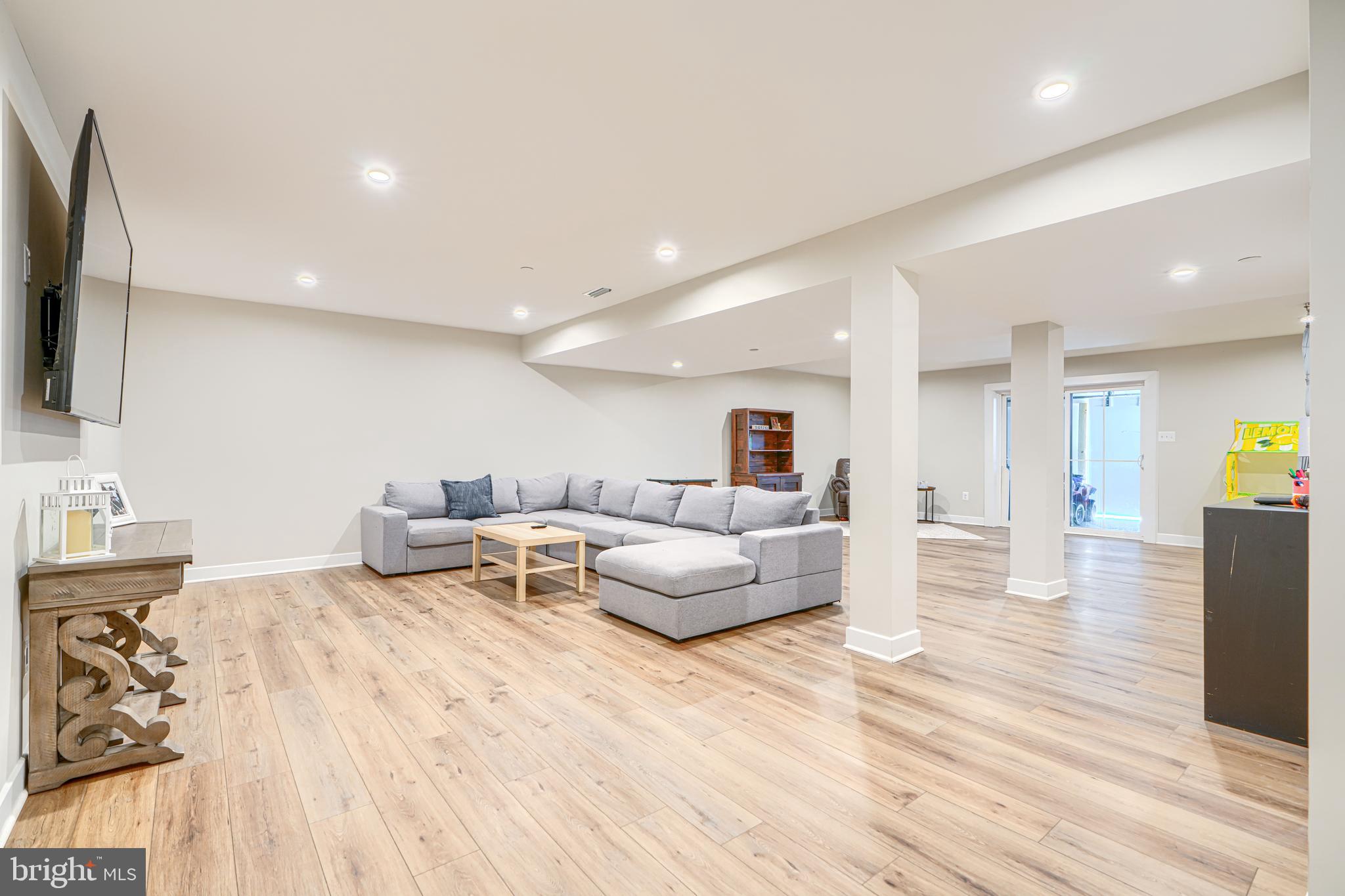 HAMPSTEAD - Residential