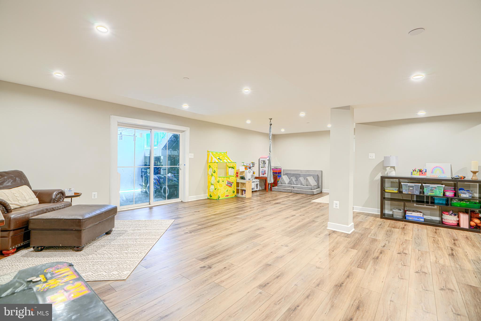 HAMPSTEAD - Residential