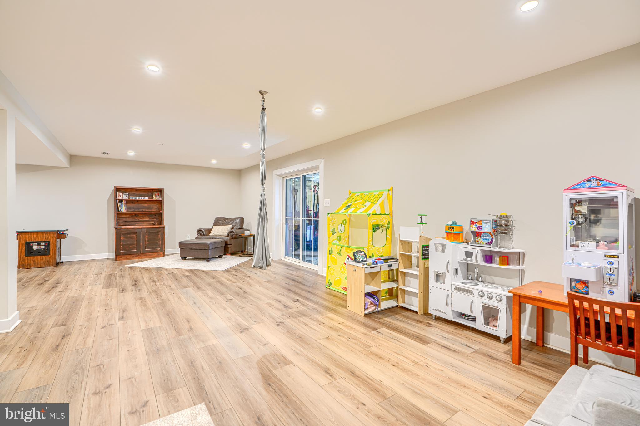 HAMPSTEAD - Residential