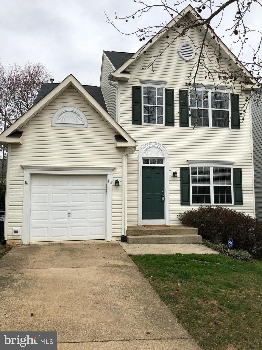 Price Reduced! New roof, new siding.Hardwood in kitchen & granite counter-tops.Fully finished LL with built-in bookshelves,full bath, gas fireplace, & office or den. Fenced in backyard with deck,concrete patio & mature landscaping.4 Upper Bedrooms incl.large Master Bedroom & Bath.Walking distance to Library, school, playground & walking/jogging path.Close to I-95, Quantico, shopping and more.