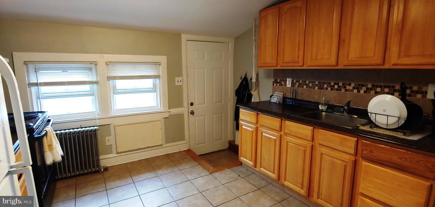 Great 2nd floor apartment a short drive to Philadelphia, PA Turnpike & train Station.  Walking distance to bus.  Washer/dryer in unit.  Electric heat.  Electric cooking.  Lots of cabinet storage in kitchen.  Application fee is $50 per person for credit, tenant & criminal background check.  First, last & security is required.  Rent is $900 + $25.00 for water per month for a total of $925.