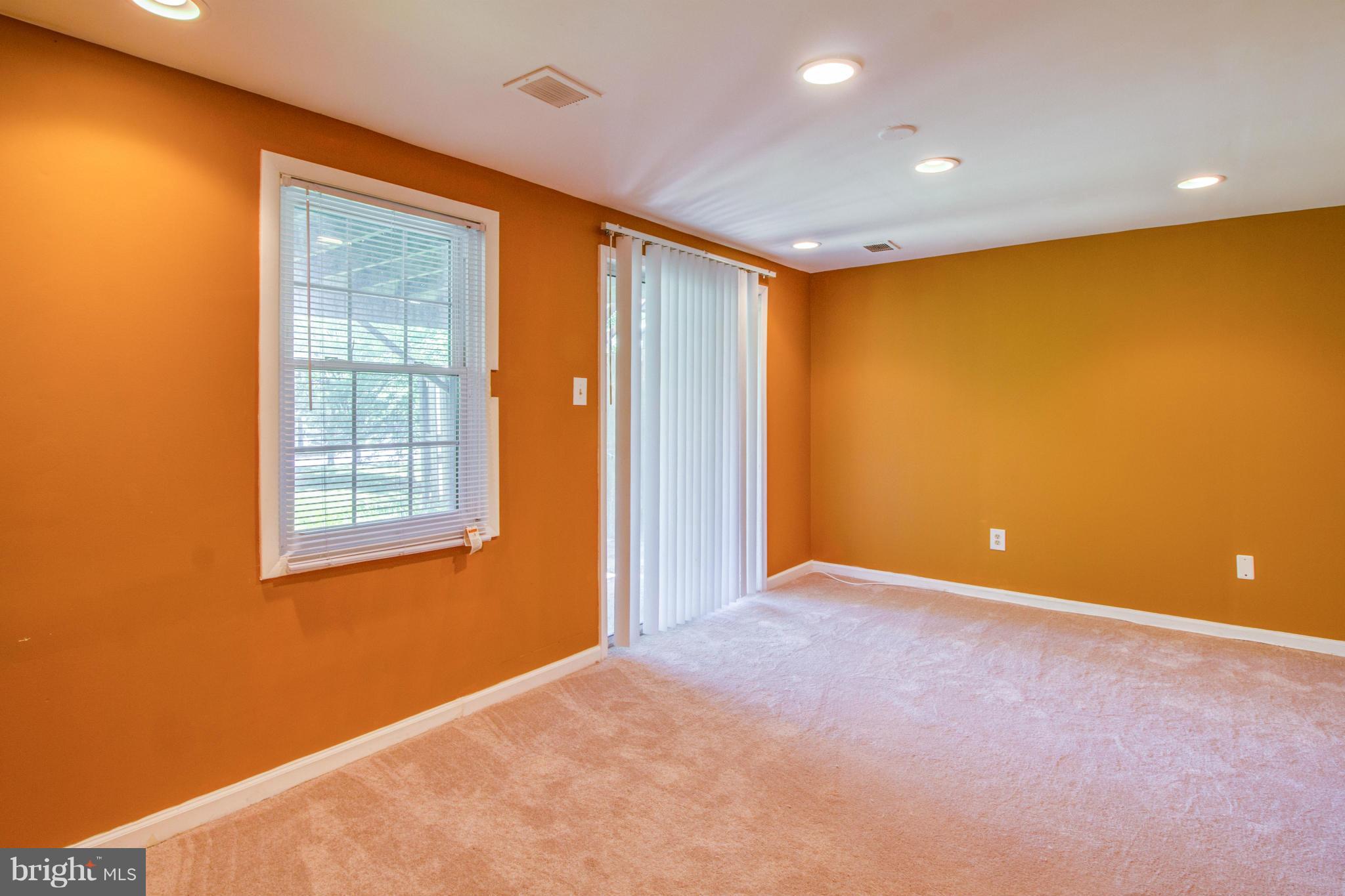 LAUREL LAKES PLAT 2 - Residential