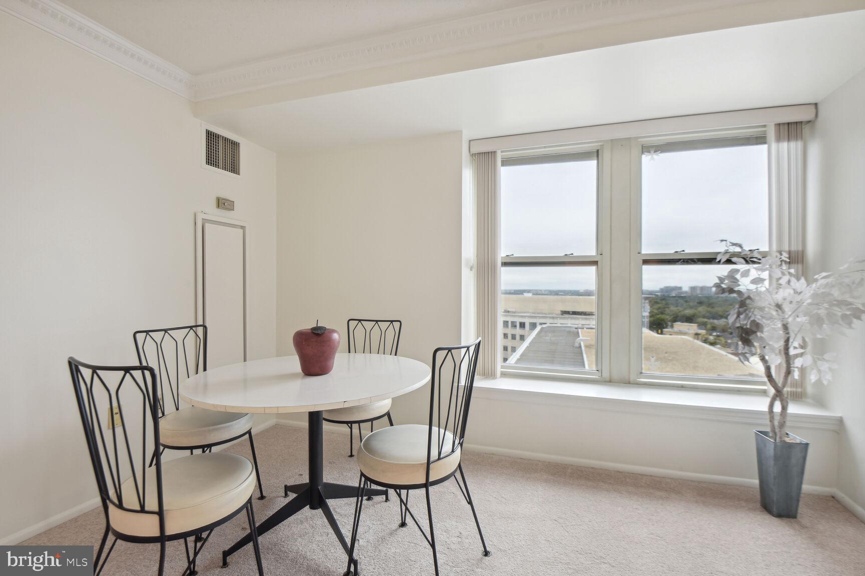 THE JEFFERSON - SUNRISE SENIOR LIVING - Residential