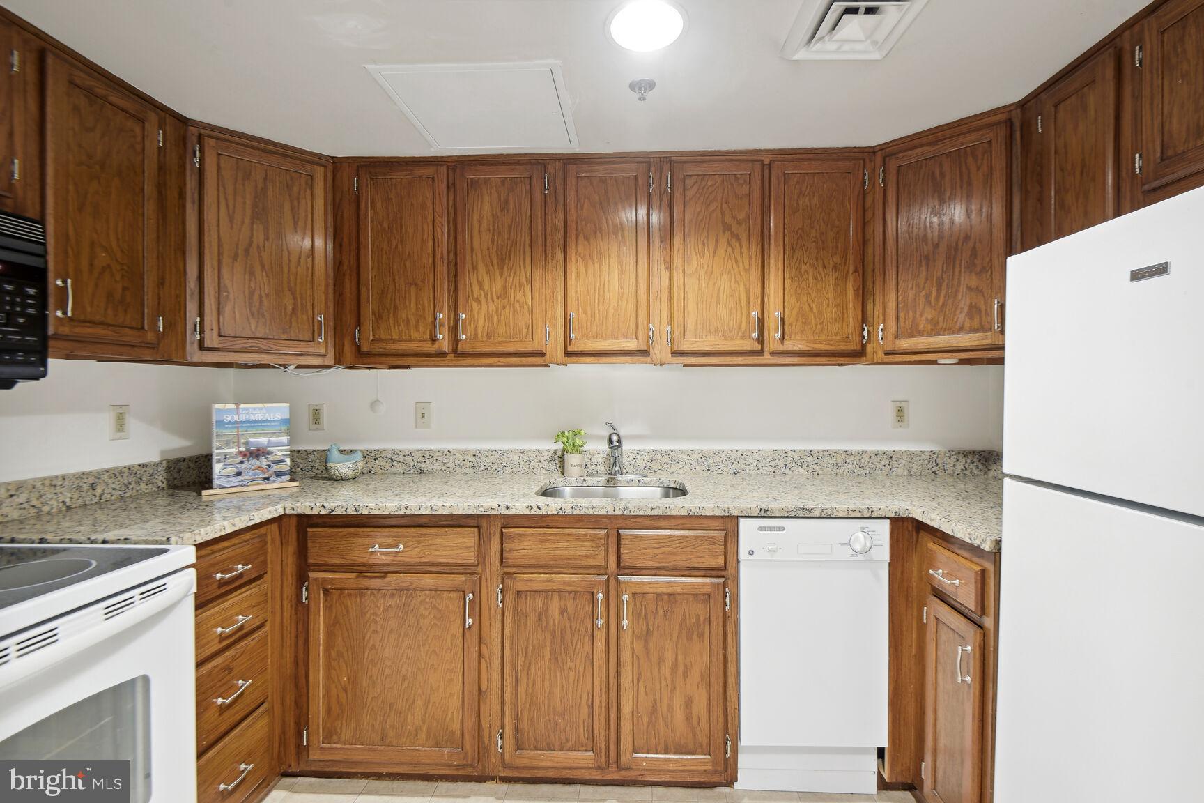 THE JEFFERSON - SUNRISE SENIOR LIVING - Residential