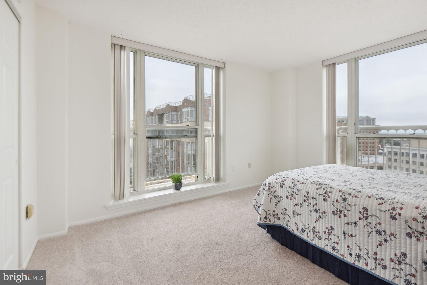 THE JEFFERSON - SUNRISE SENIOR LIVING - Residential