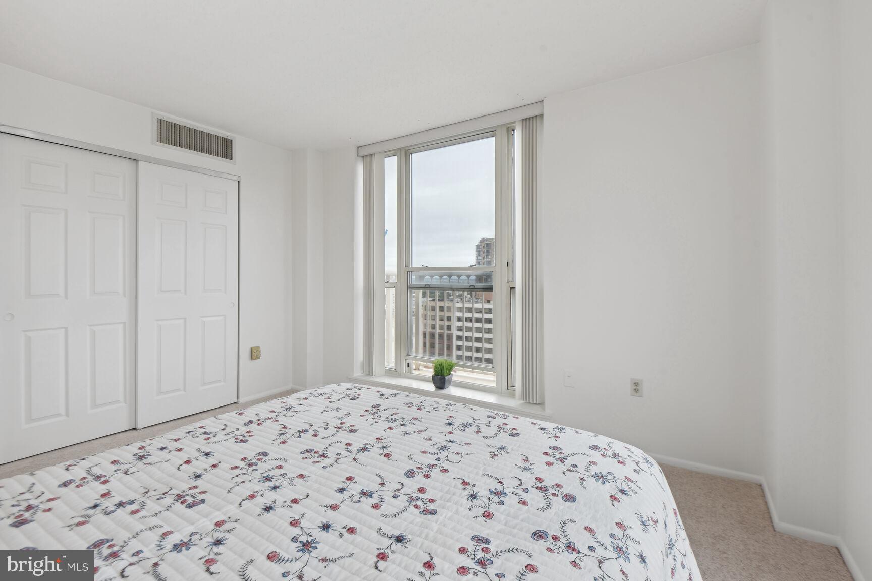 THE JEFFERSON - SUNRISE SENIOR LIVING - Residential