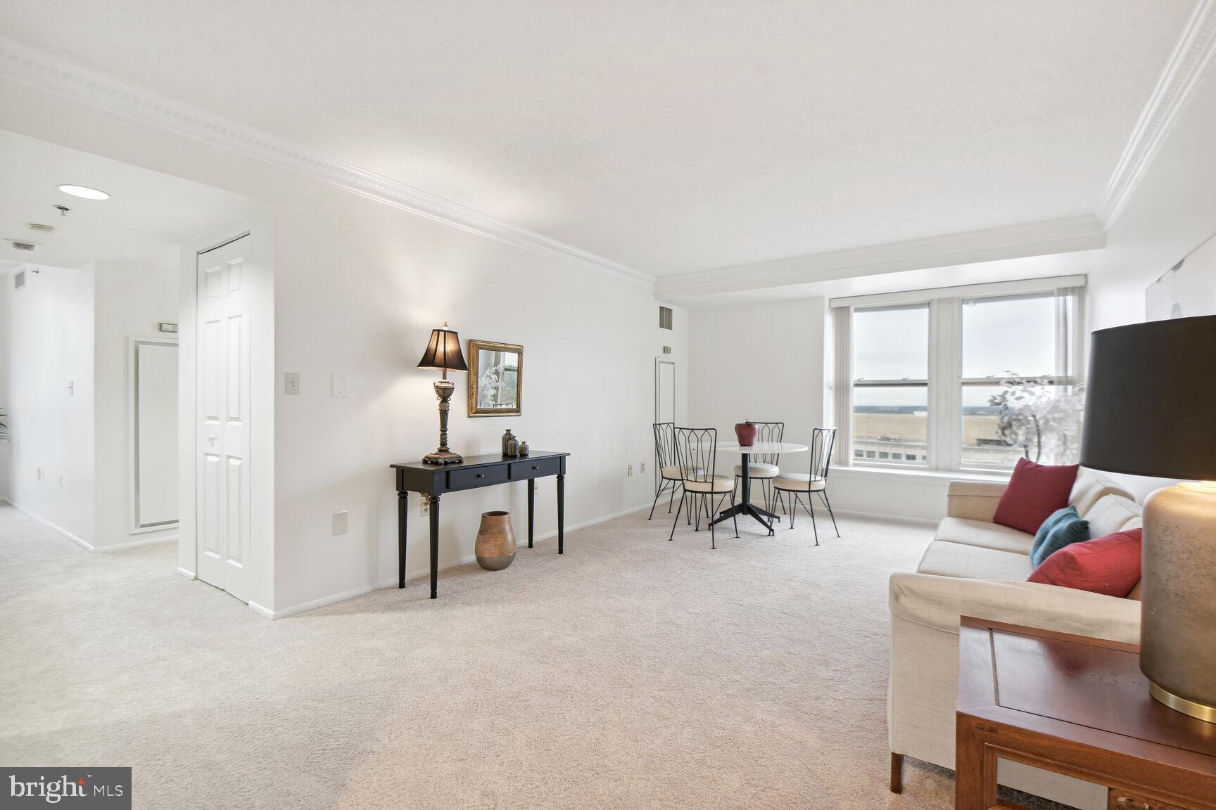 THE JEFFERSON - SUNRISE SENIOR LIVING - Residential