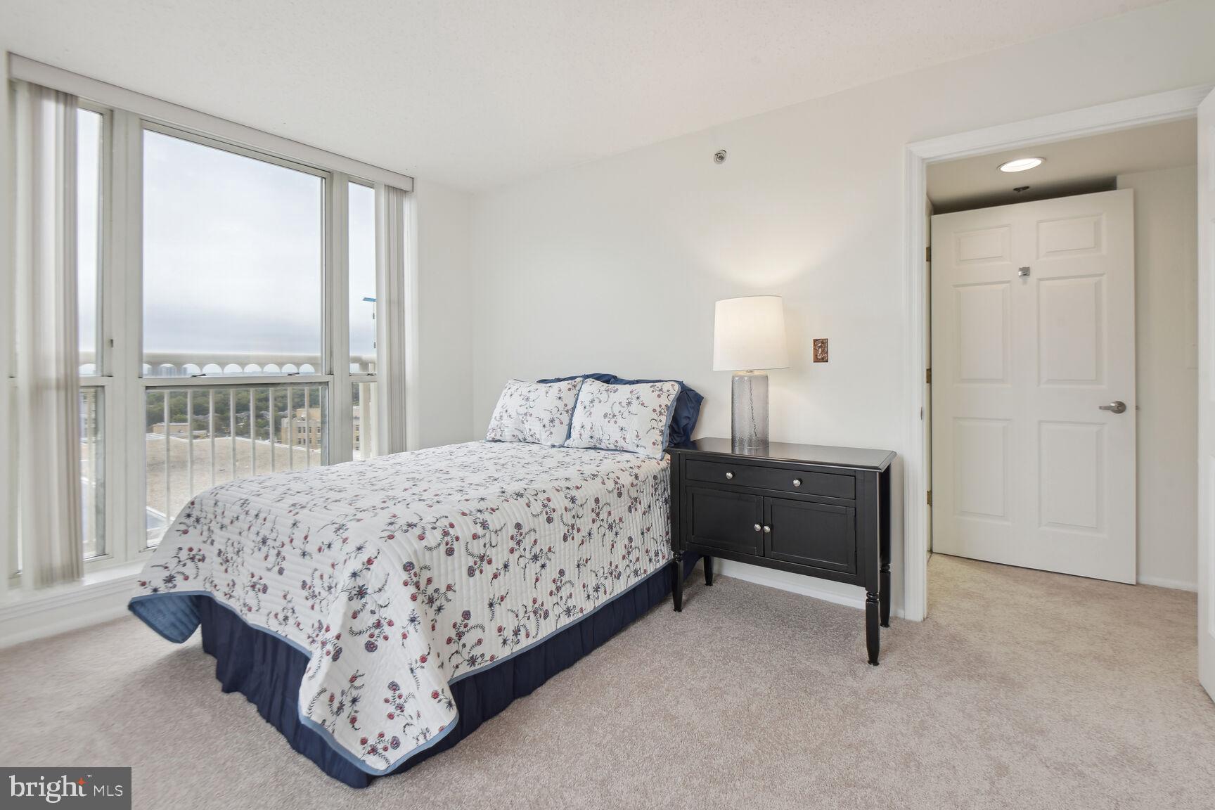 THE JEFFERSON - SUNRISE SENIOR LIVING - Residential