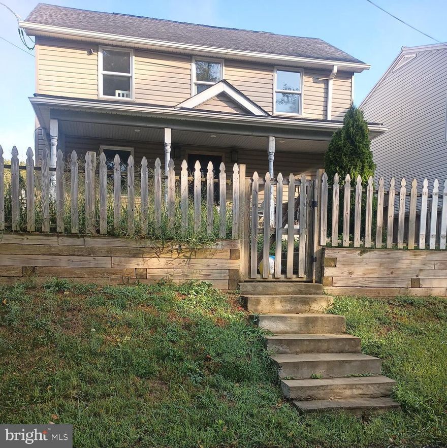 This updated 2 bedroom 2 full bath home is ready for you to call home.  It was renovated in 2019 with luxury plank flooring throughout, updated appliances, lovely bathrooms, and a fully fenced yard.  It also has off-street parking and backs to a treed area. Come home and watch the world go by while relaxing on the front porch or deck off the back of the house. Walk to plenty of local shopping and dining options in downtown Charles Town. Buyers must sign up and place bids through Xome.com.Updated Auction will run 10/7/2023-10/10/2023