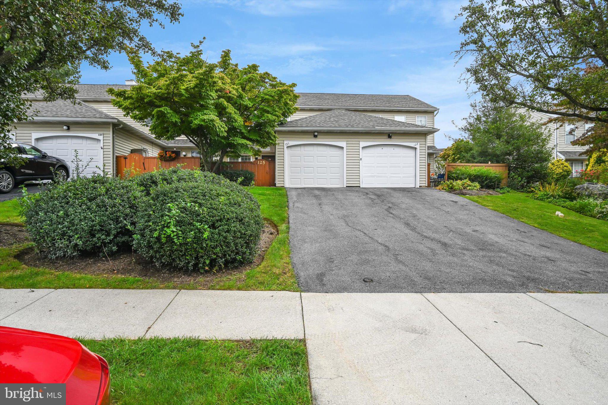 125 TREETOPS DRIVE