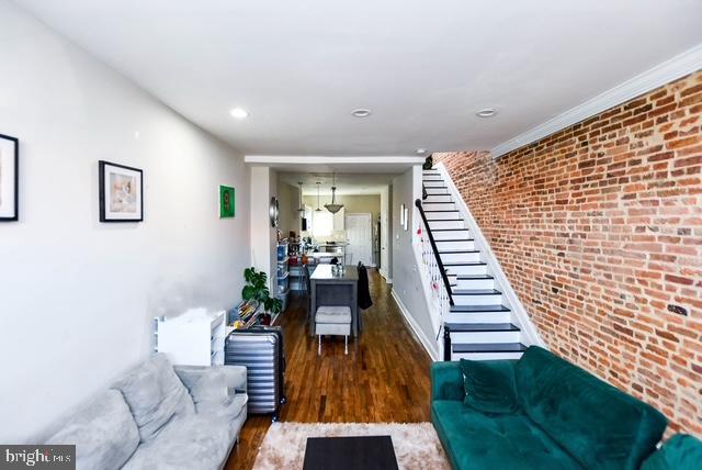 BROADWAY EAST - Residential