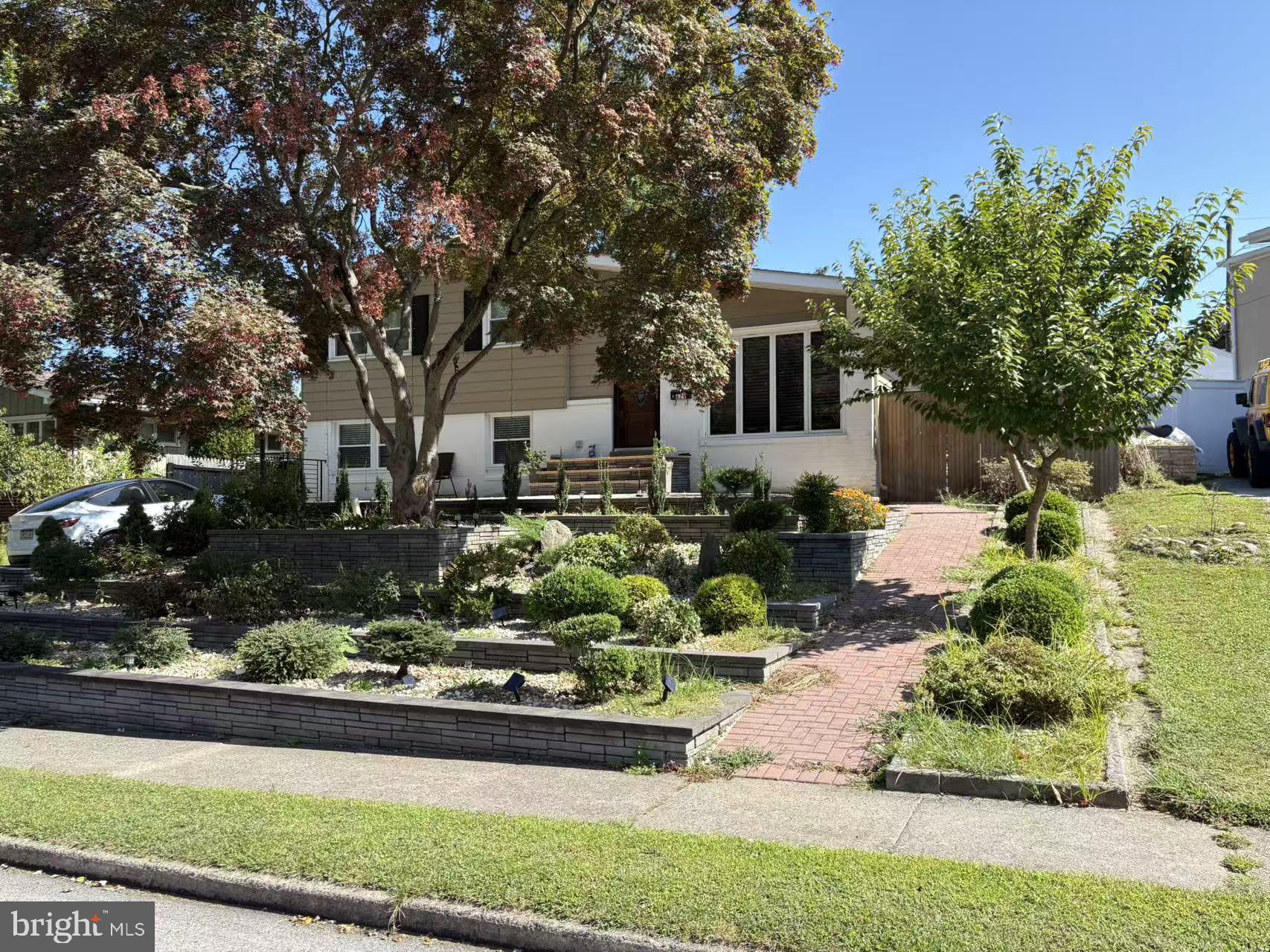 LAWRENCE PARK - Residential Lease