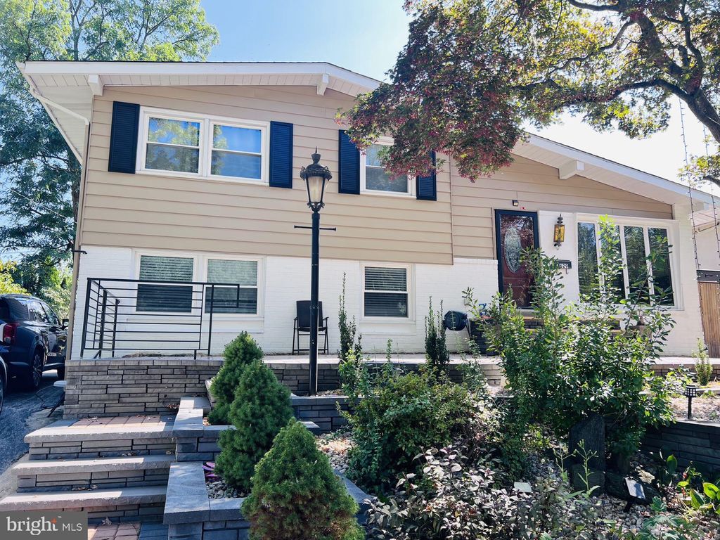 Photo of 629 S Central Boulevard, BROOMALL, PA 19008 (MLS # PADE2100570)