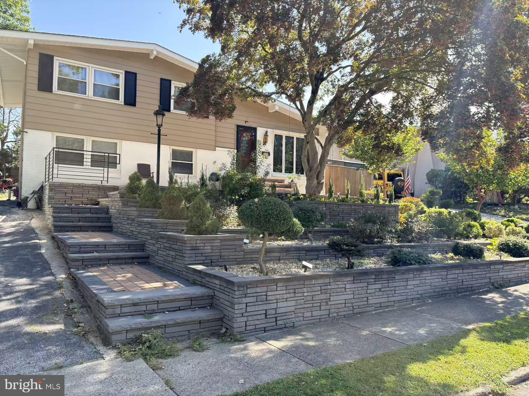 LAWRENCE PARK - Residential Lease