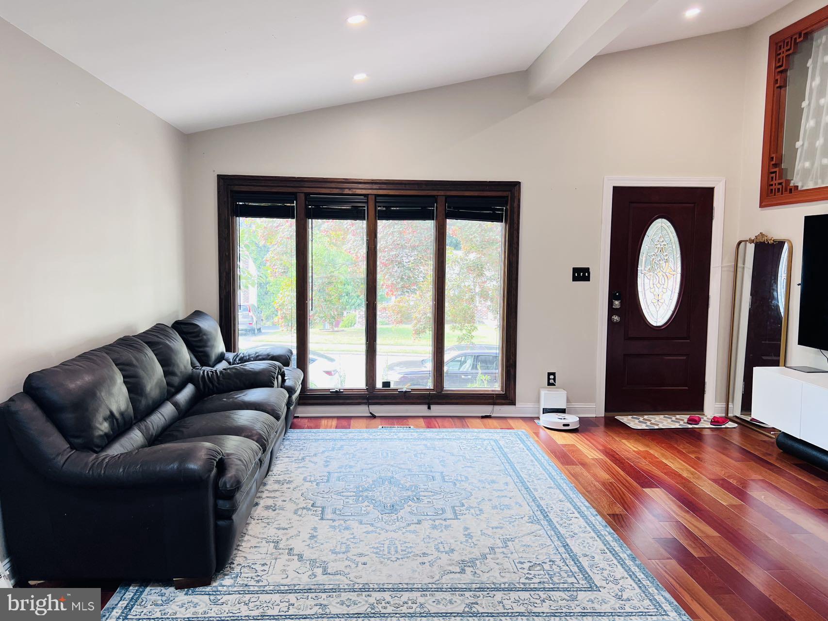 LAWRENCE PARK - Residential Lease