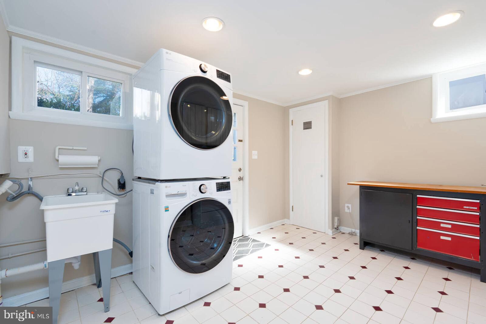 FOREST ESTATES - Residential