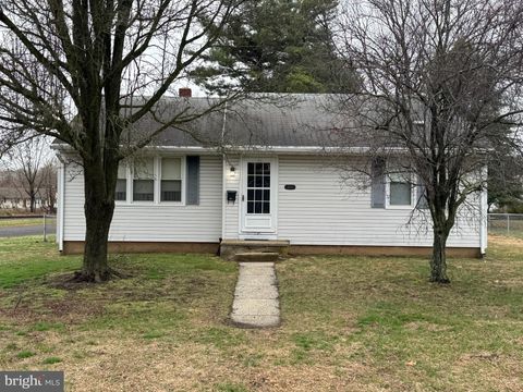 Homes For Sale - 160 E Monmouth Avenue<br/> Gloucester County, SEWELL, NJ 08080