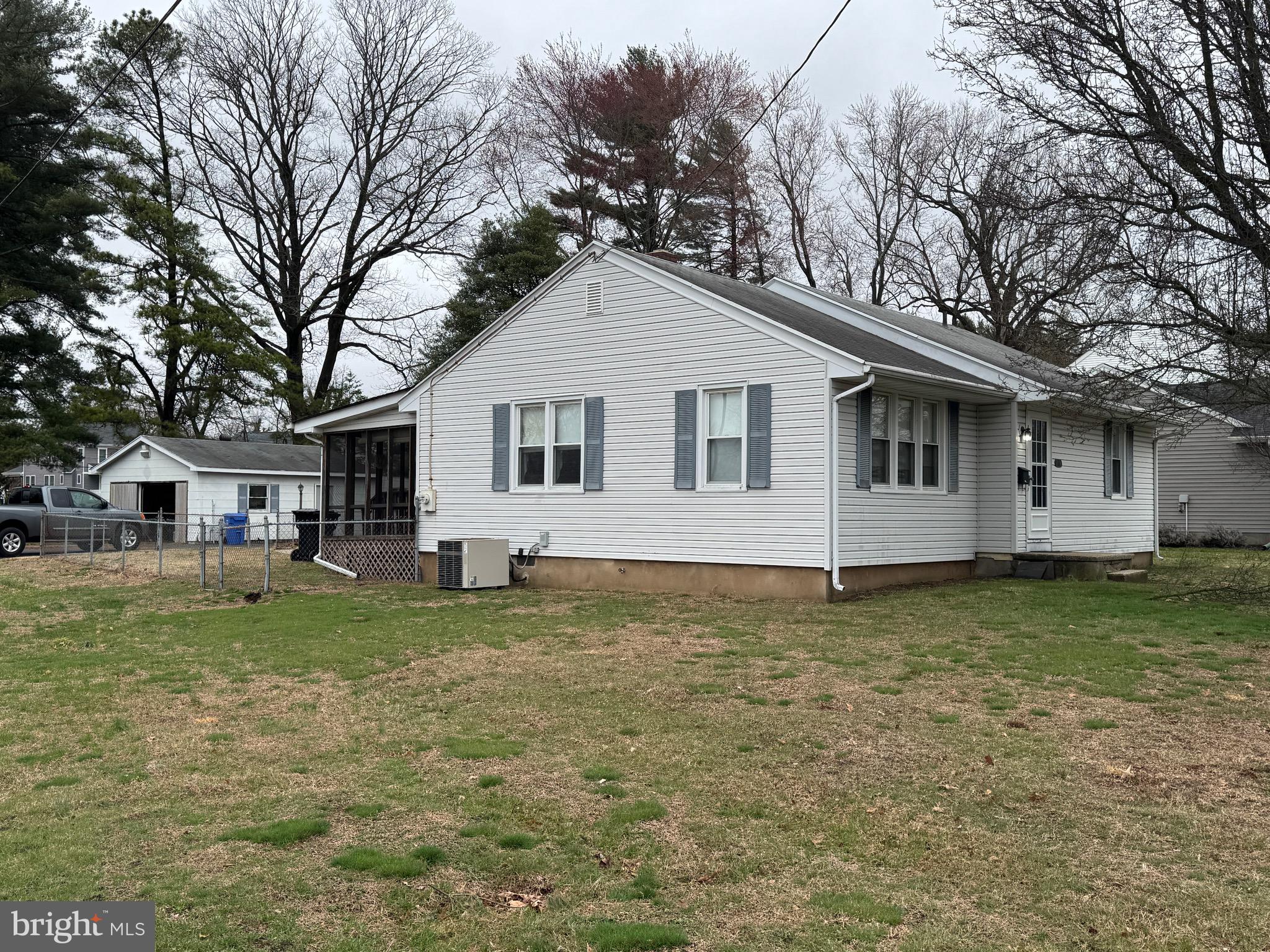 160 E MONMOUTH AVENUE