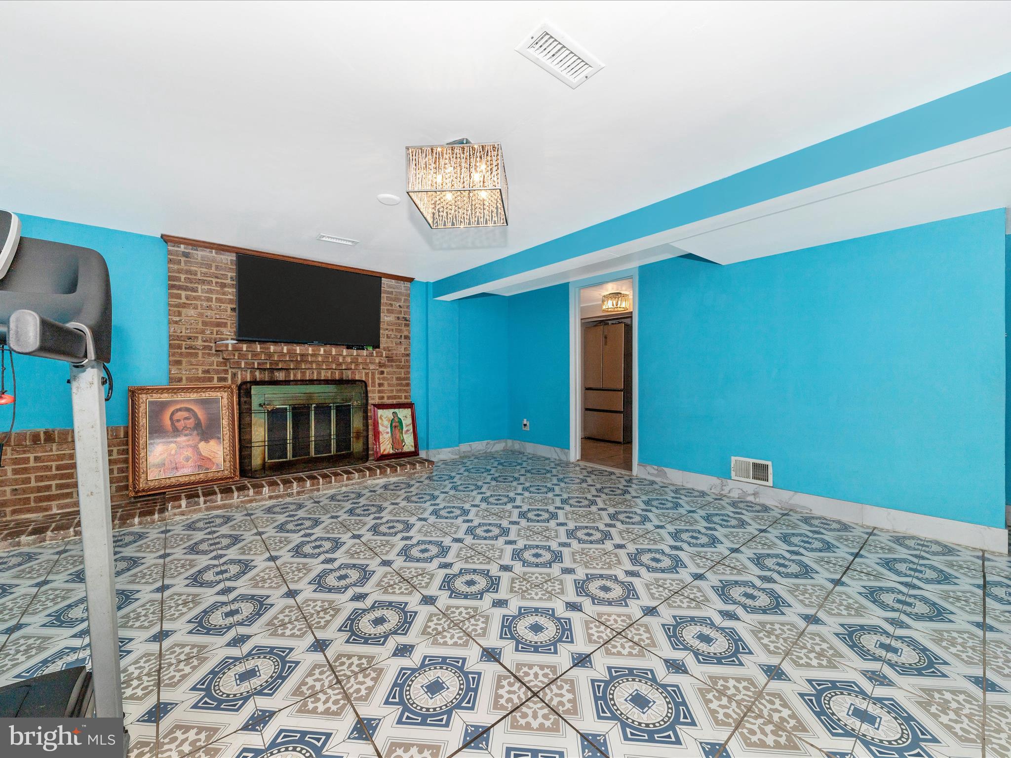 VEIRS MILL VILLAGE - Residential