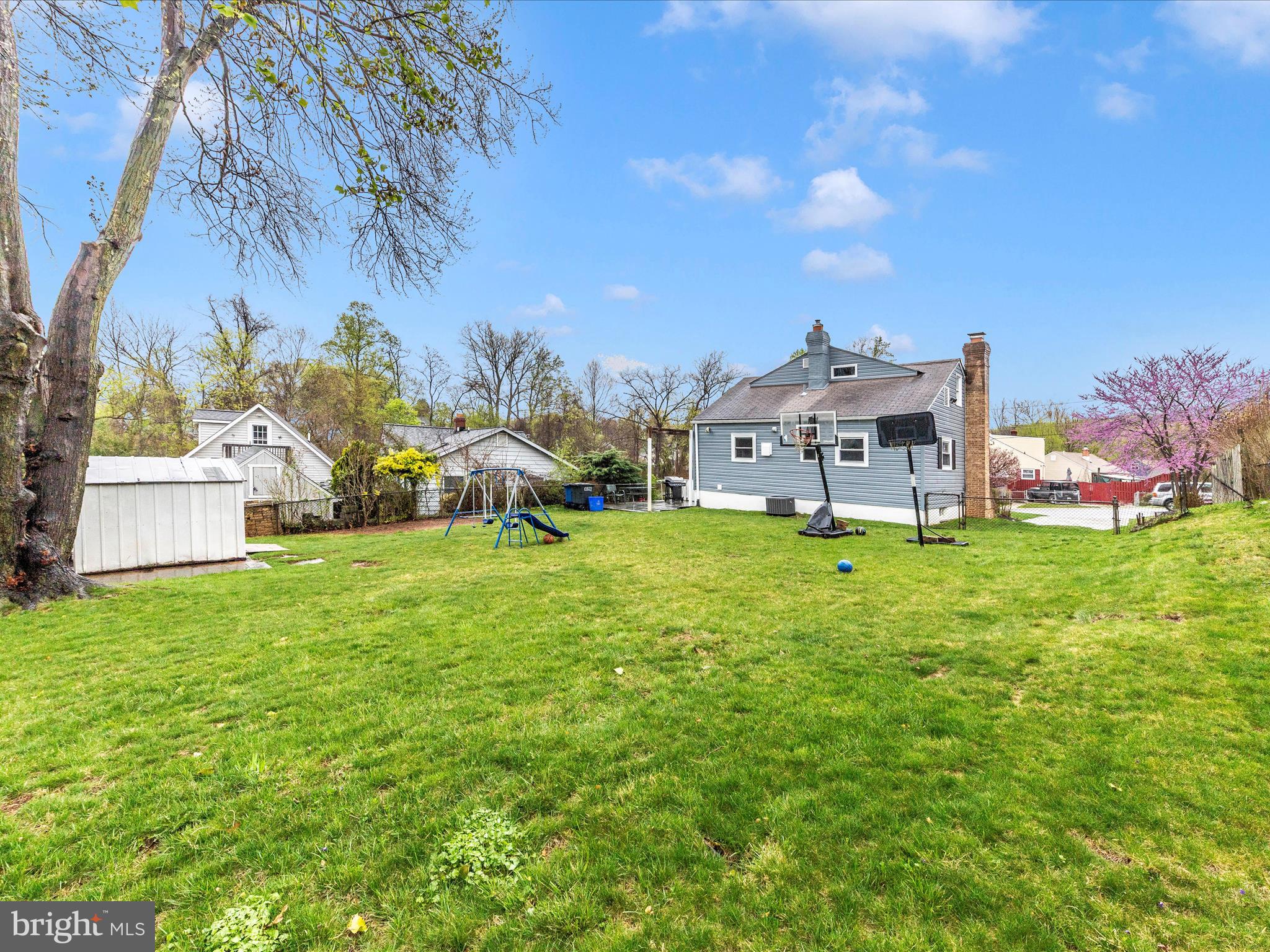 VEIRS MILL VILLAGE - Residential