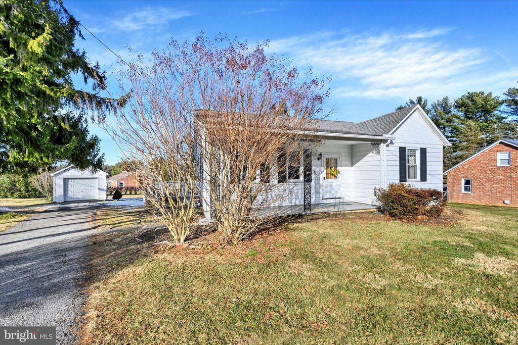 Photo of 3049 E Prospect Road, YORK, PA 17402 (MLS # PAYK2098302)