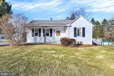 Photo of 3049 E Prospect Road, YORK, PA 17402 (MLS # PAYK2098302)