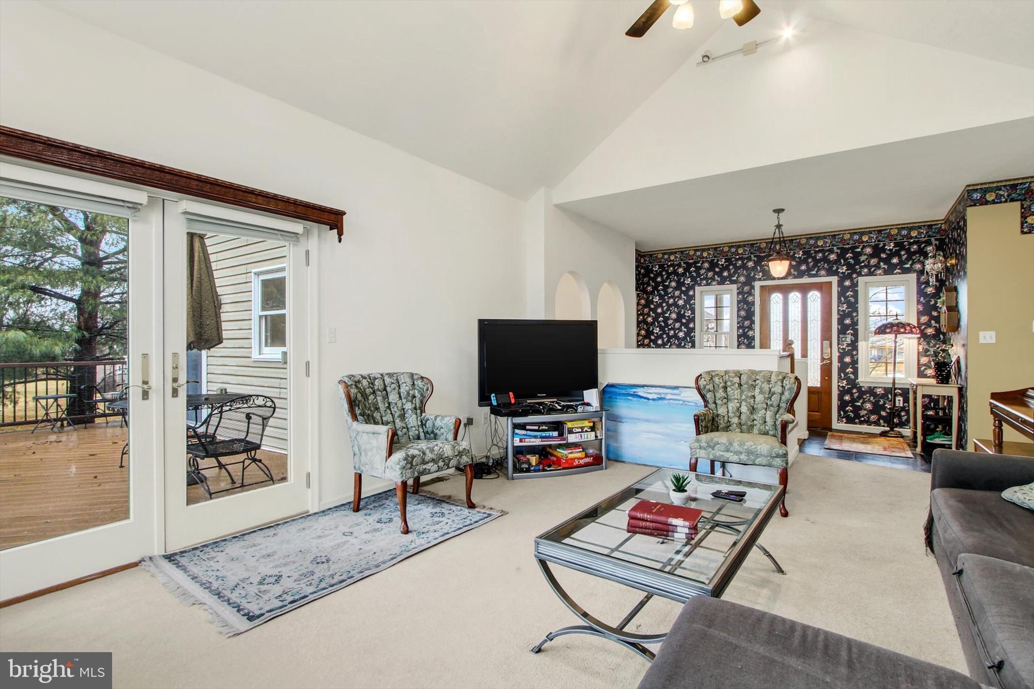 LAKE HERITAGE - Residential