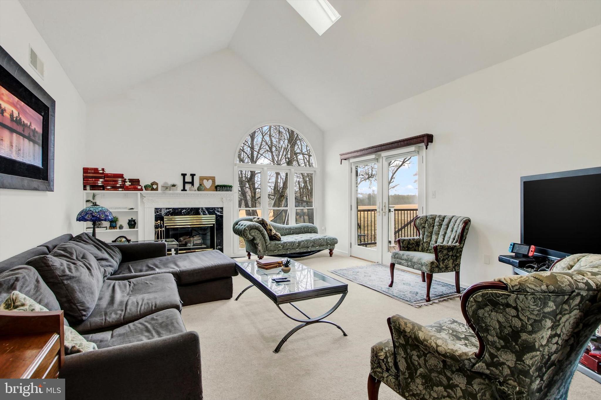 LAKE HERITAGE - Residential