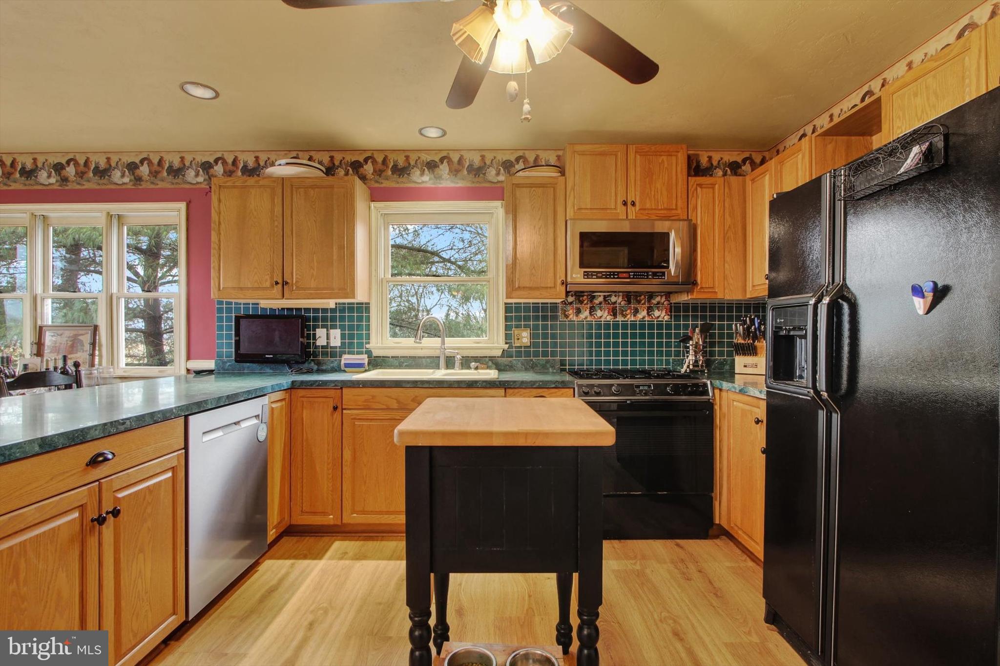 LAKE HERITAGE - Residential