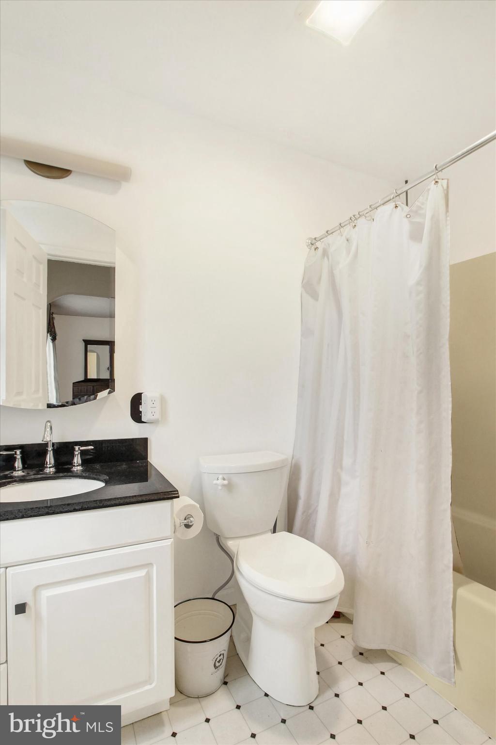 LAKE HERITAGE - Residential