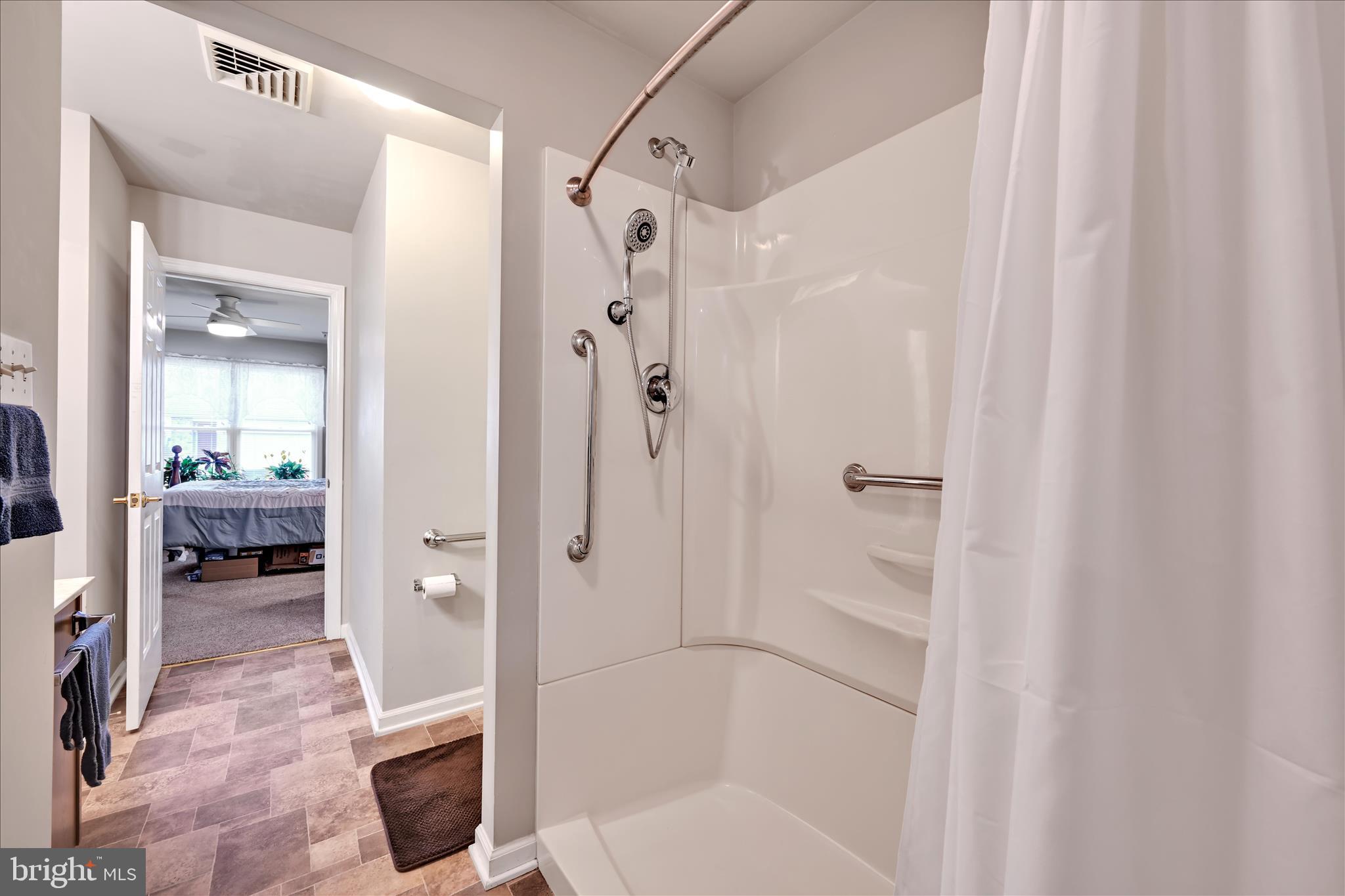 MANOR OAKS - Residential